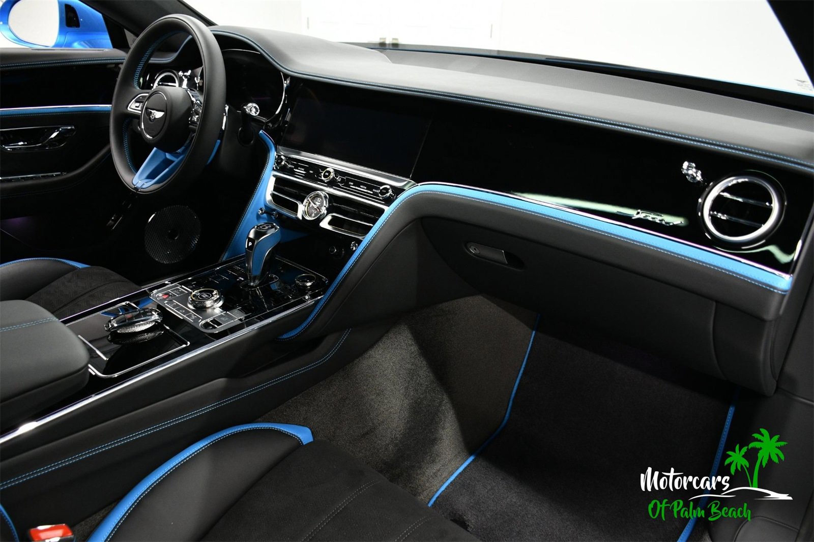 Used 2025 Bentley Flying Spur Plug-In Hybrid image 56