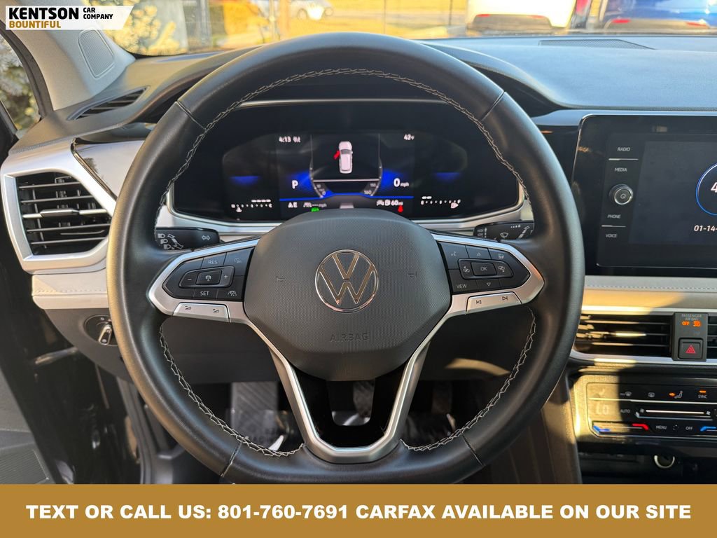 Used 2025 Volkswagen Taos SE image 17