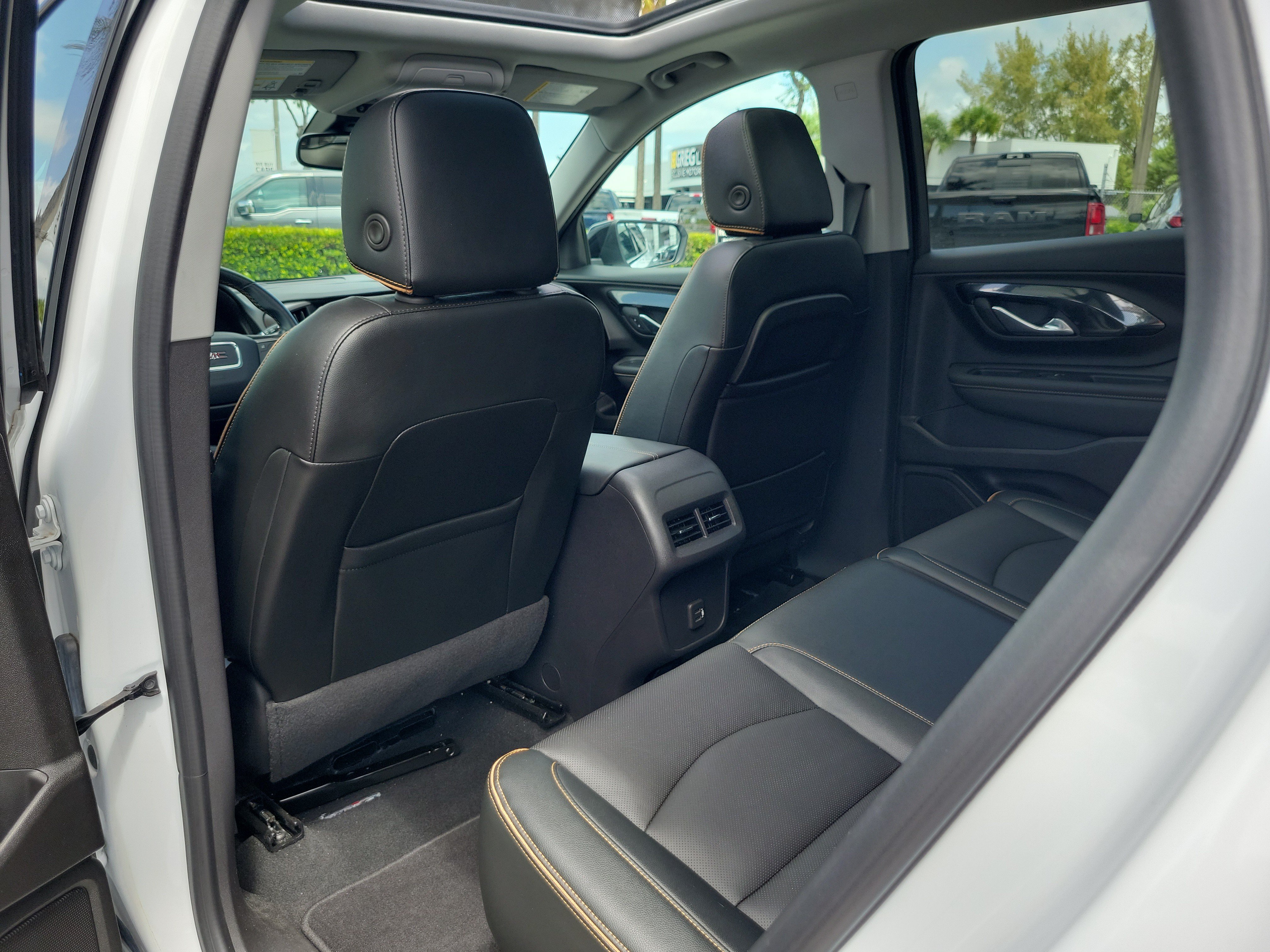 Used 2024 GMC Terrain AT4 w/ Tech Package AWD/4WD image 15