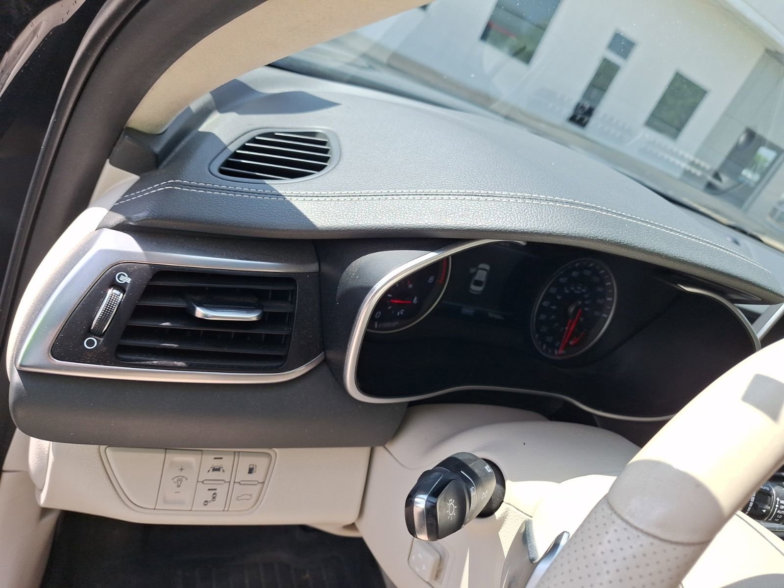 Used 2019 Genesis G70 3.3T Design image 18