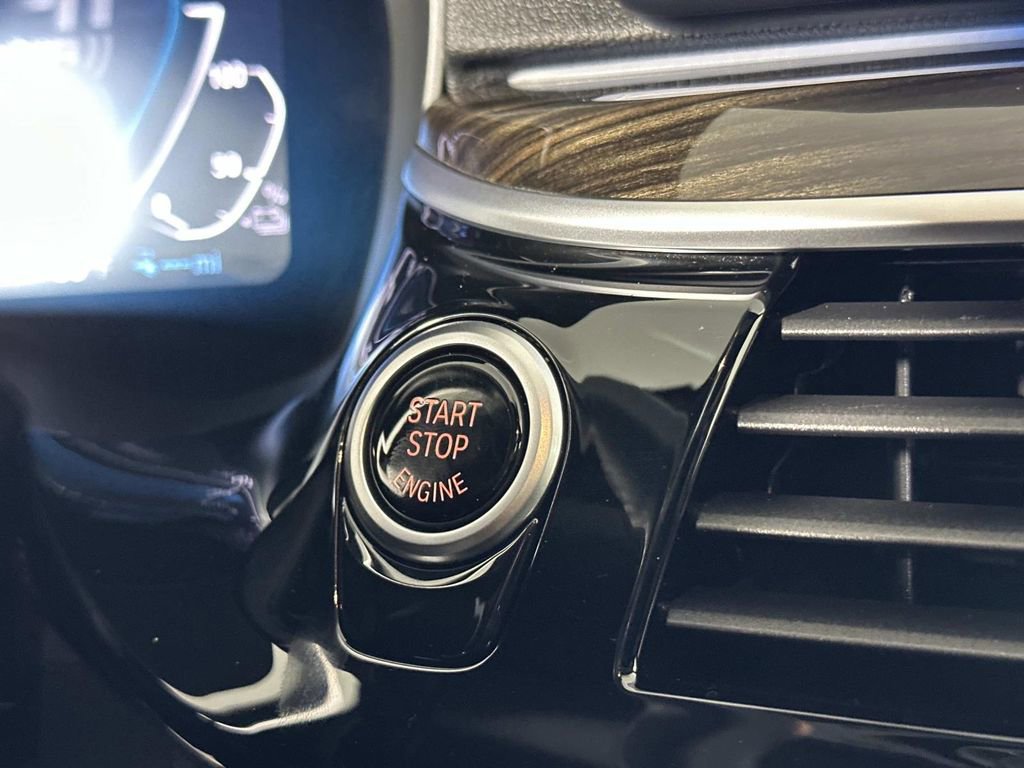 Used 2023 BMW 530e xDrive w/ Premium Package image 15