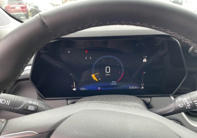 Used 2025 Chevrolet TrailBlazer LT w/ LT Cold Weather Package image 3