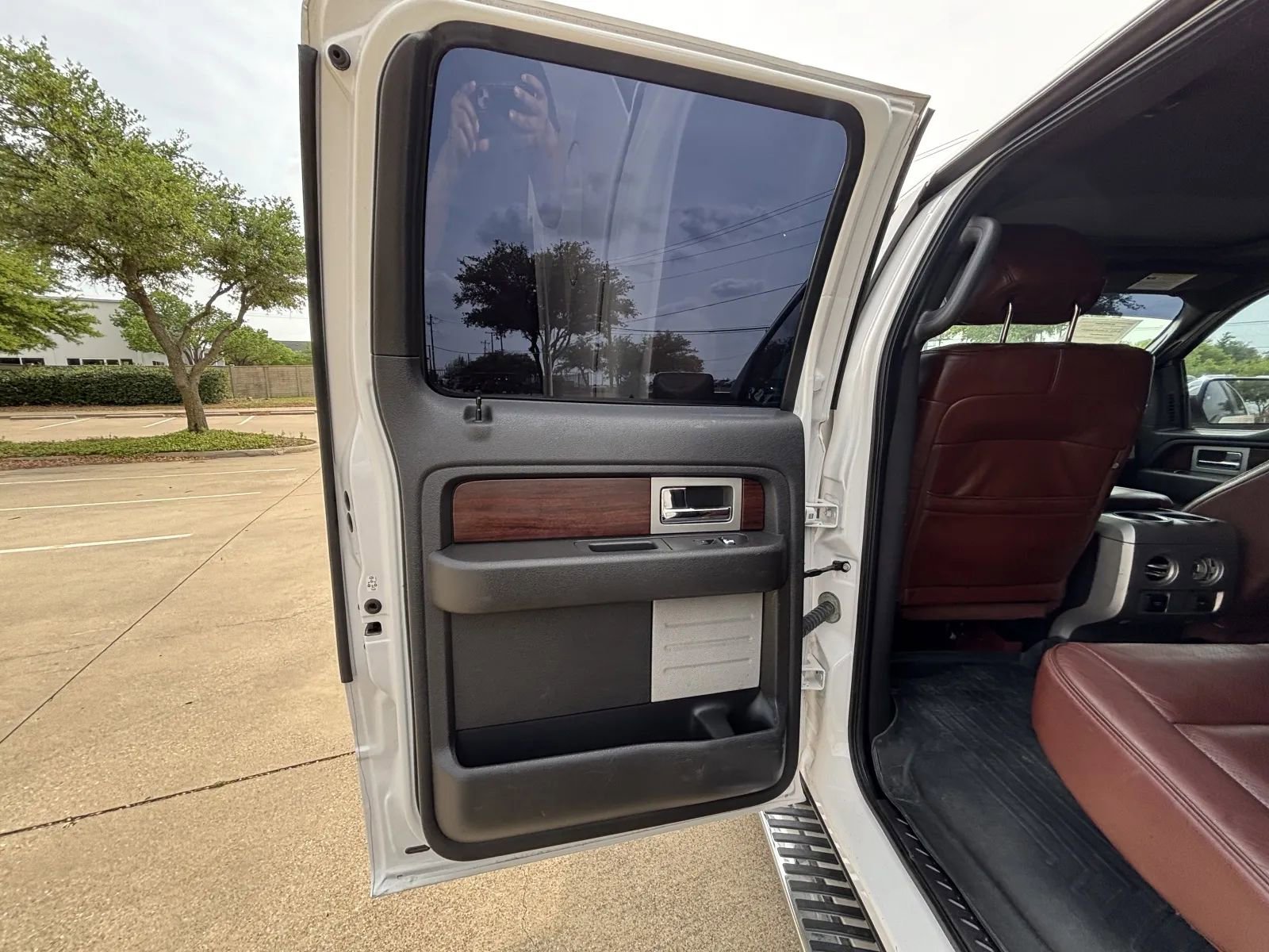 Used 2014 Ford F150 King Ranch w/ King Ranch Luxury Package AWD/4WD image 21
