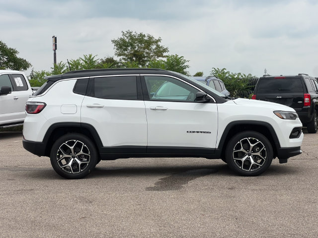 New 2026 Jeep Compass Limited AWD/4WD image 37