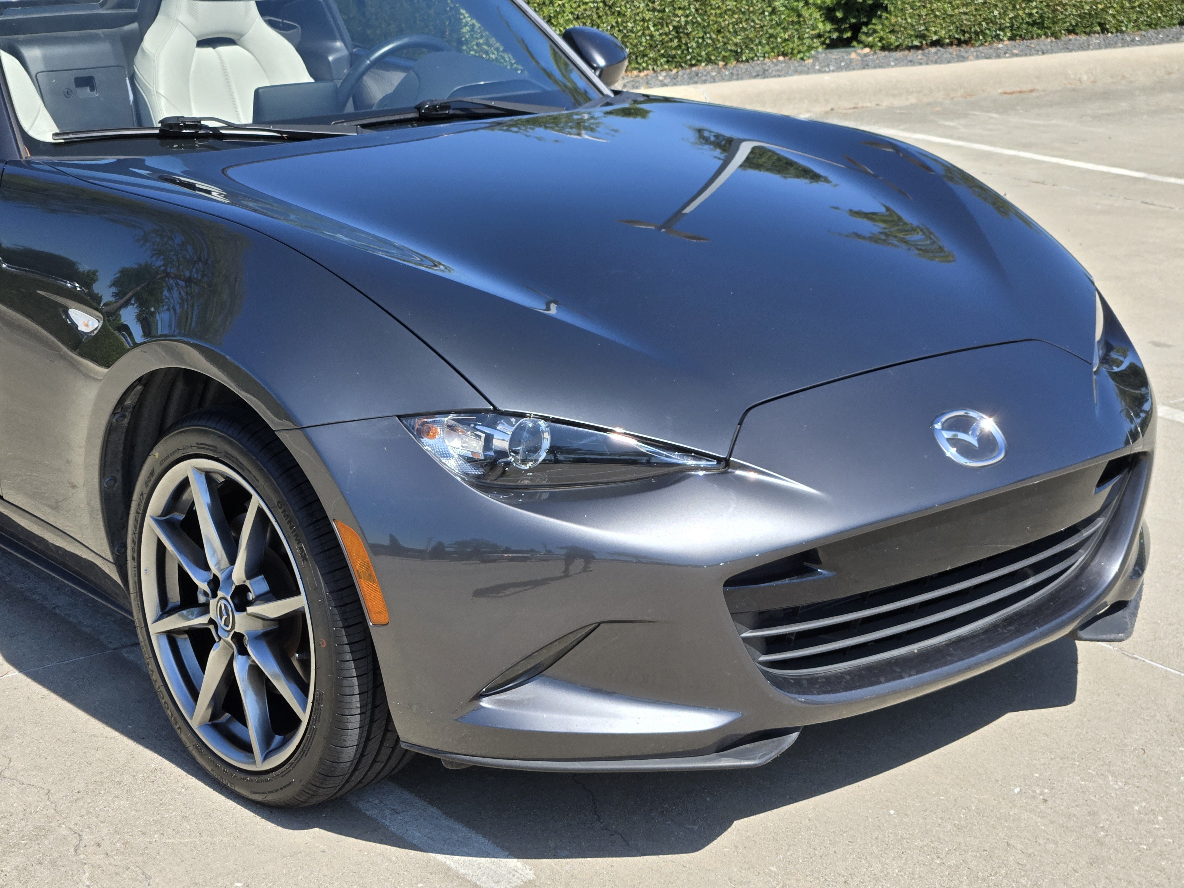 Used 2021 MAZDA MX-5 Miata RF Grand Touring RWD image 10
