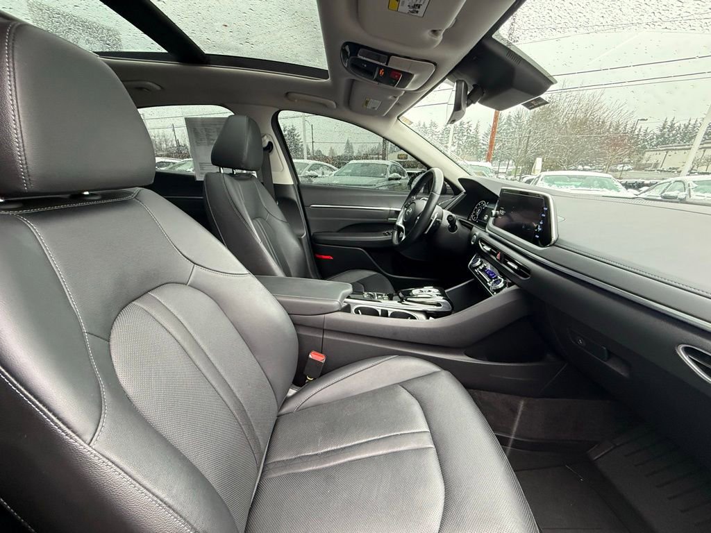 Used 2022 Hyundai Sonata Limited w/ Winter Weather Package image 17