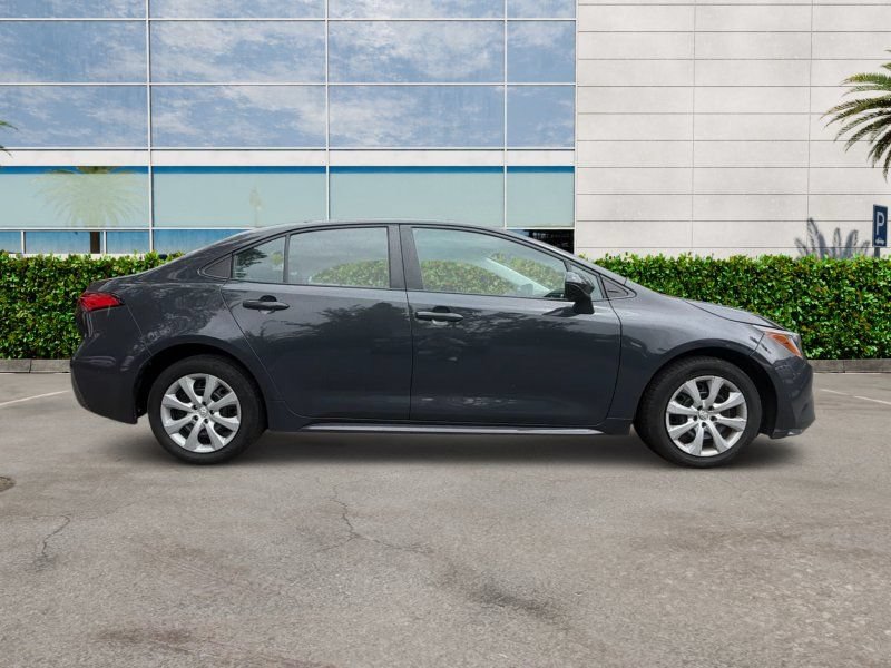 Used 2024 Toyota Corolla LE FWD image 5