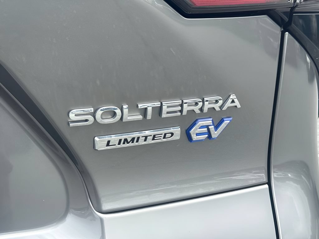 Used 2025 Subaru Solterra AWD/4WD image 31