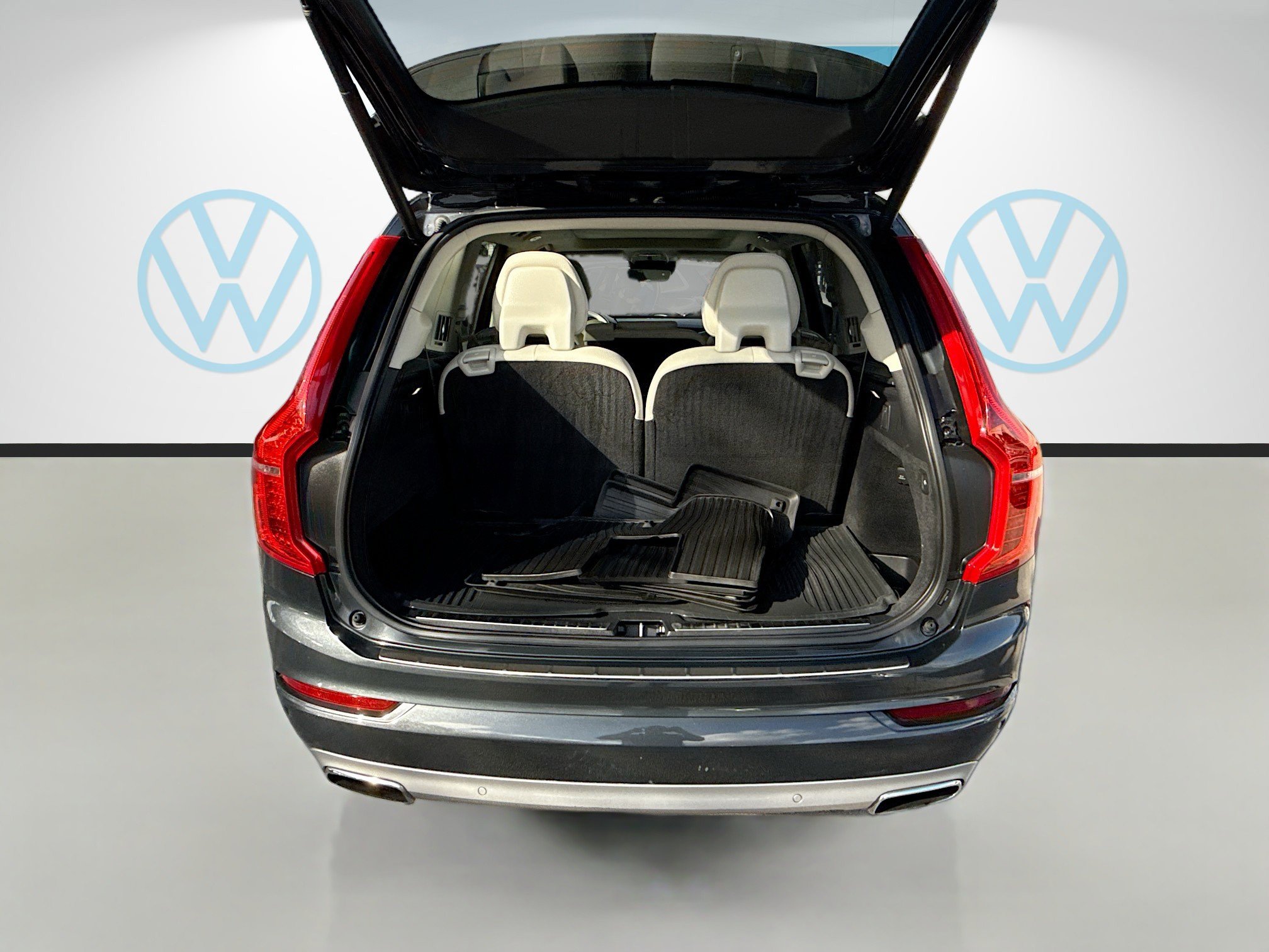 Used 2021 Volvo XC90 T6 Momentum w/ Advanced Package image 27