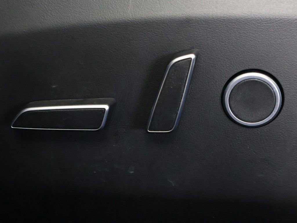 Used 2022 Tesla Model S image 31