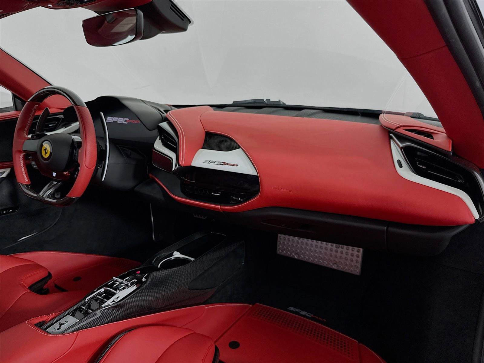 Used 2024 Ferrari SF90 Spider image 18