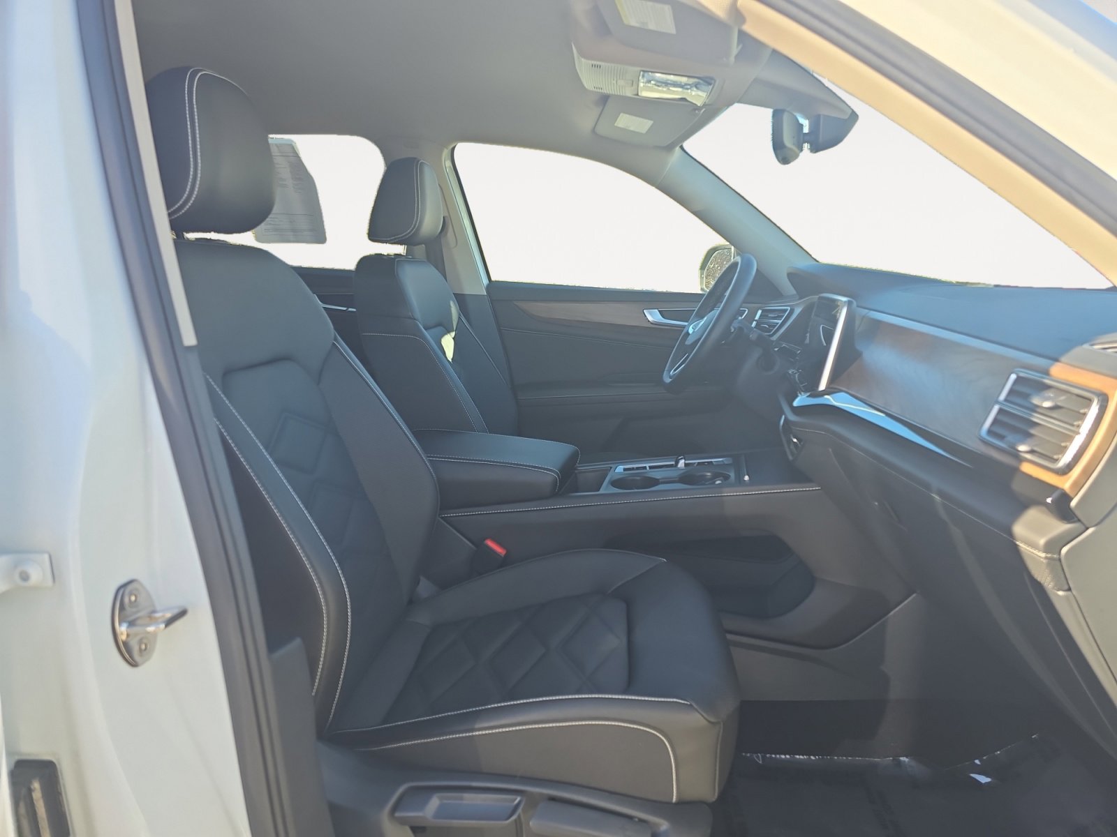 Used 2025 Volkswagen Atlas SE image 10