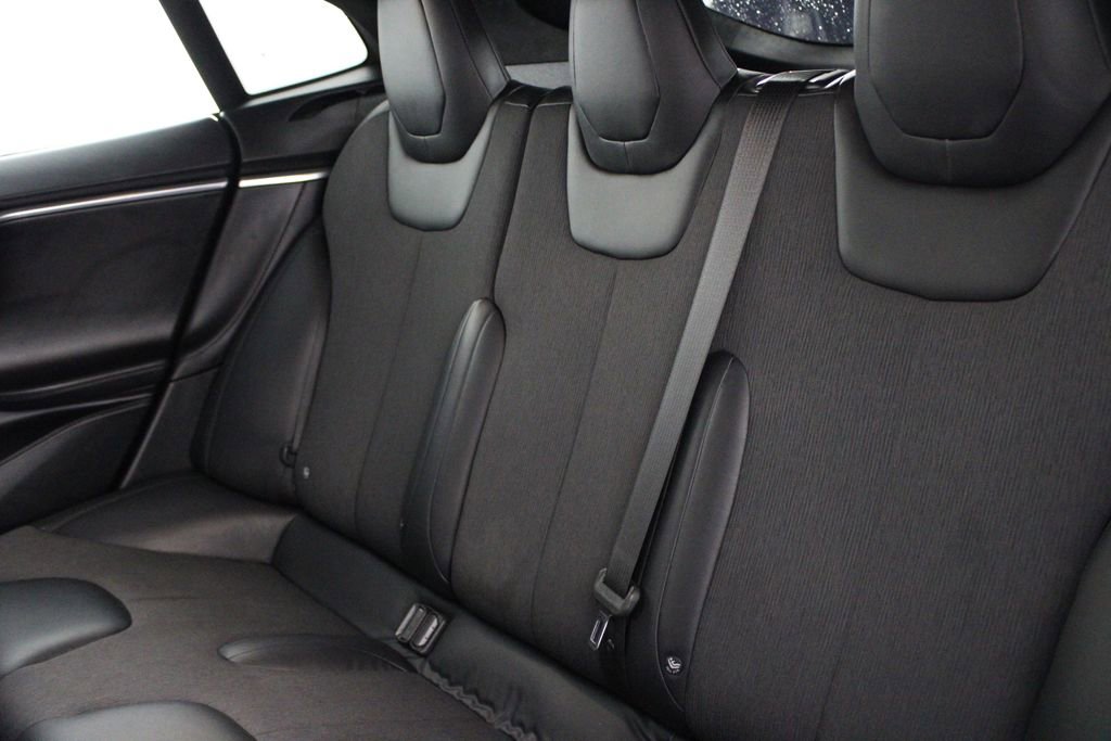 Used 2016 Tesla Model S 70 image 17