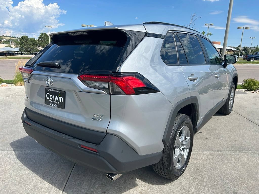 Used 2025 Toyota RAV4 XLE AWD/4WD image 8