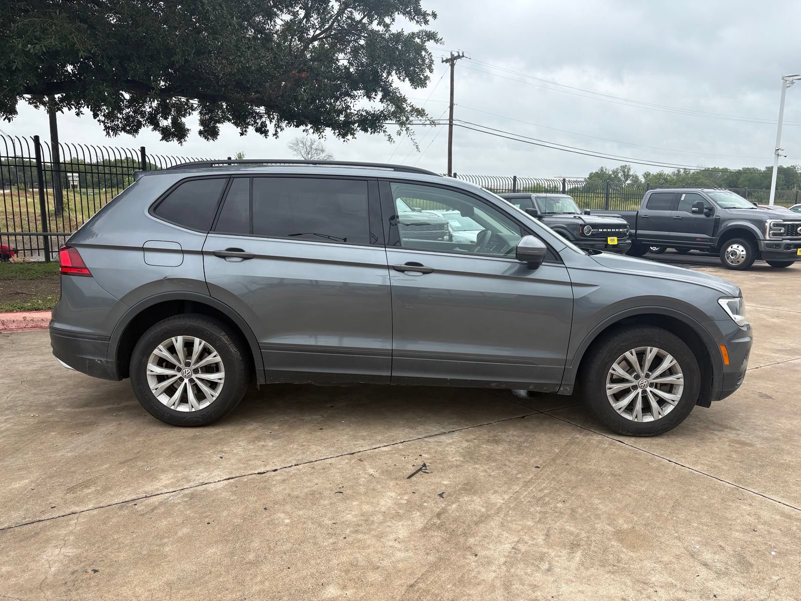 Used 2020 Volkswagen Tiguan S w/ 3rd Row Seat Package AWD/4WD image 2