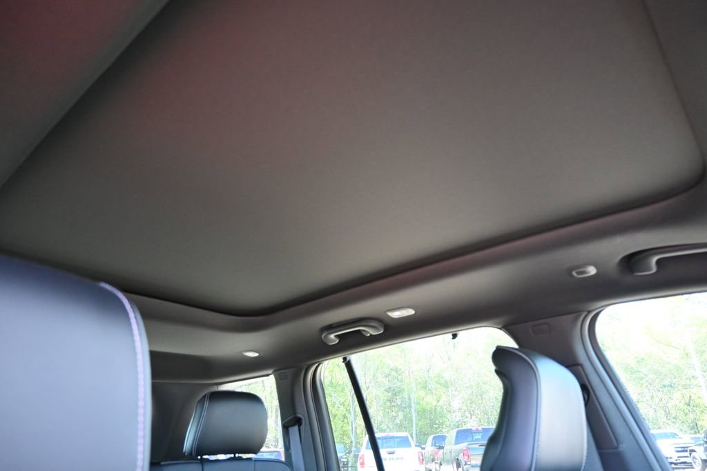 Used 2025 Jeep Grand Cherokee Overland w/ Luxury Tech Group IV image 25