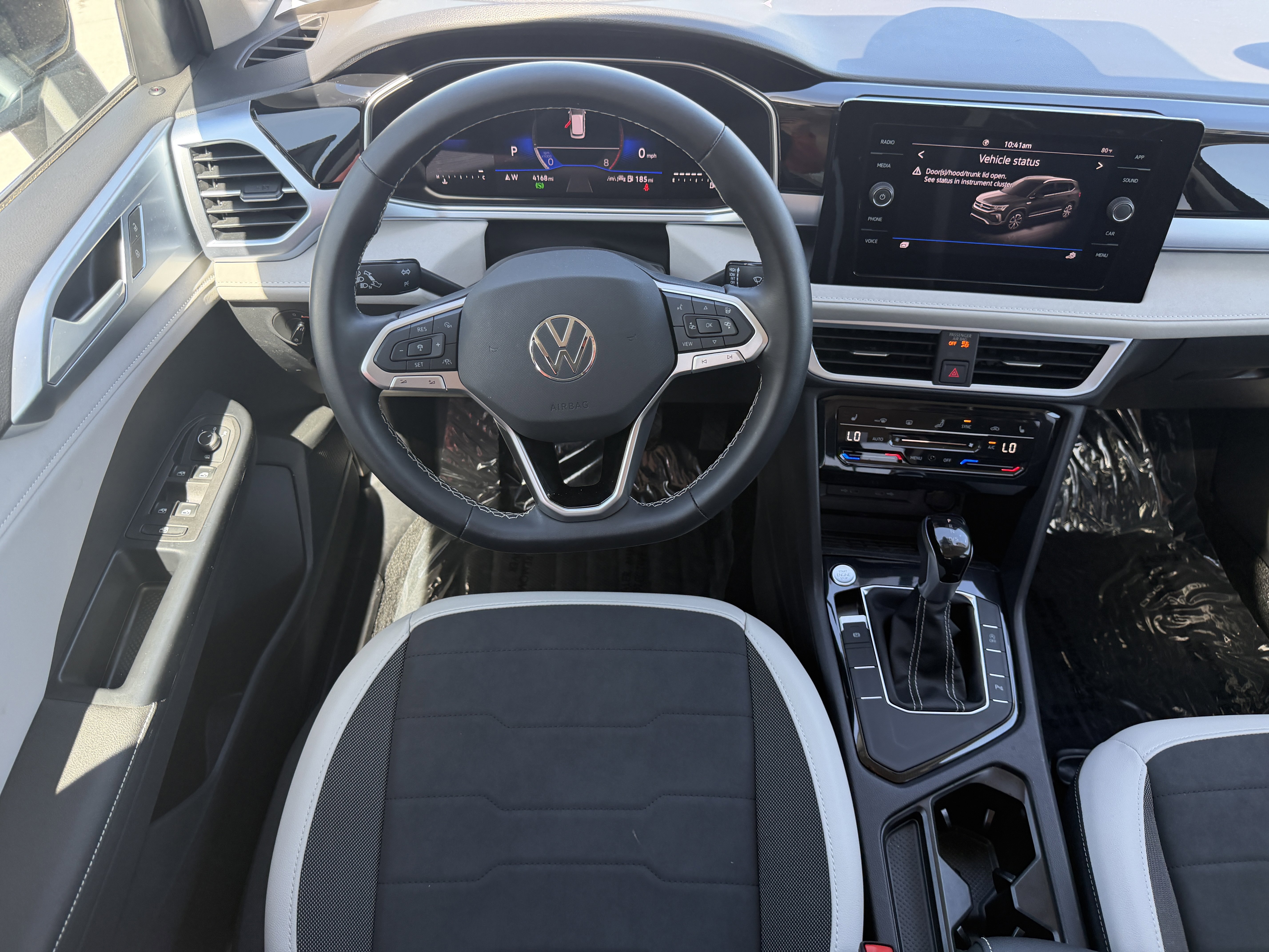 Used 2025 Volkswagen Taos SE image 12