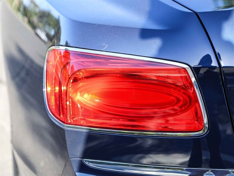 Used 2016 Bentley Flying Spur V8 AWD/4WD image 16