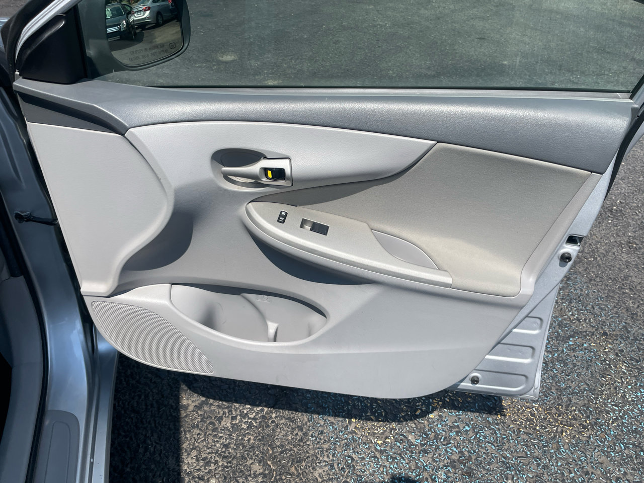 Used 2010 Toyota Corolla image 21