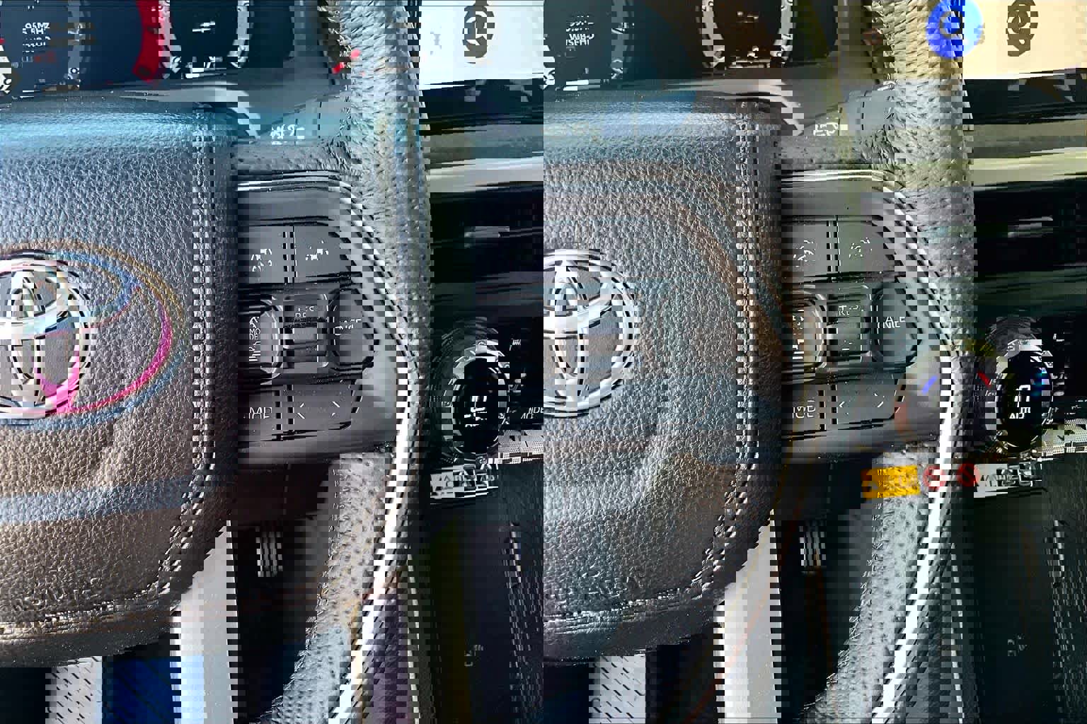 Used 2024 Toyota Tacoma Limited image 25