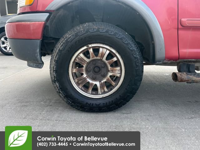 Used 2001 Ford Expedition XLT AWD/4WD image 25