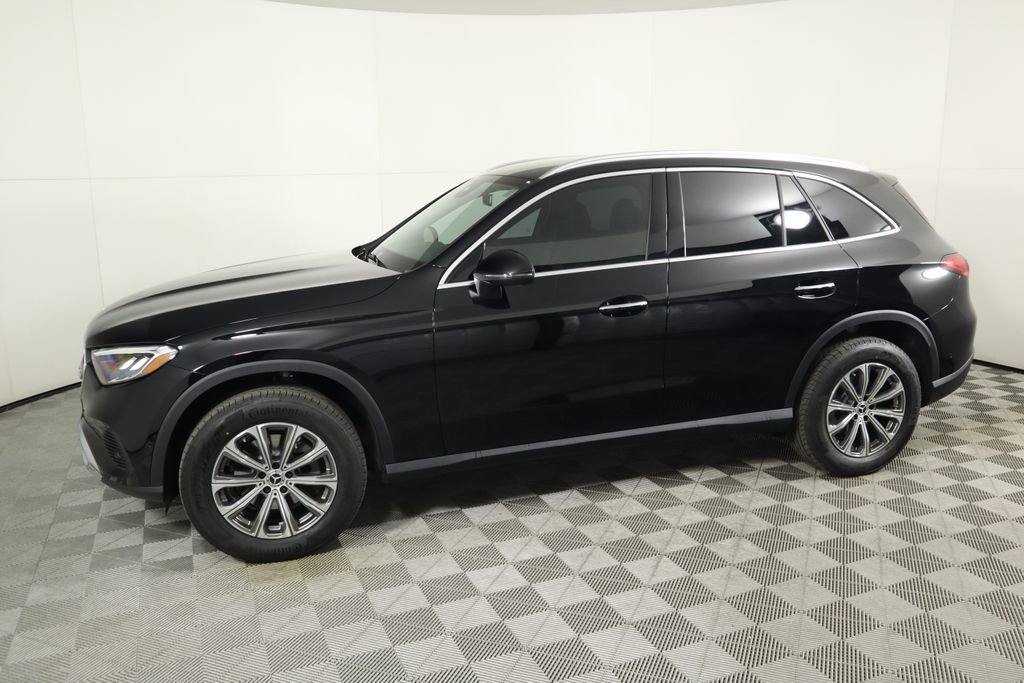 Used 2025 Mercedes-Benz GLC 300 image 8