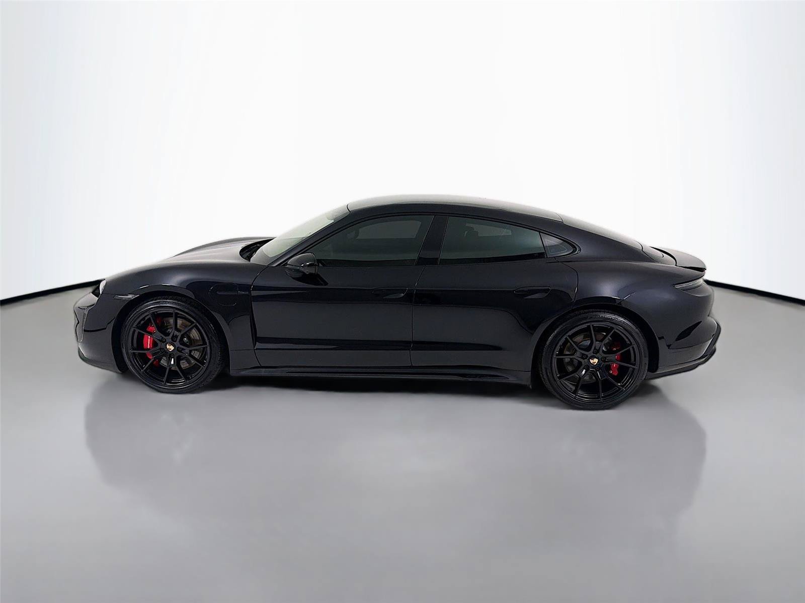 Used 2022 Porsche Taycan GTS w/ Premium Package (P6U) AWD/4WD image 2