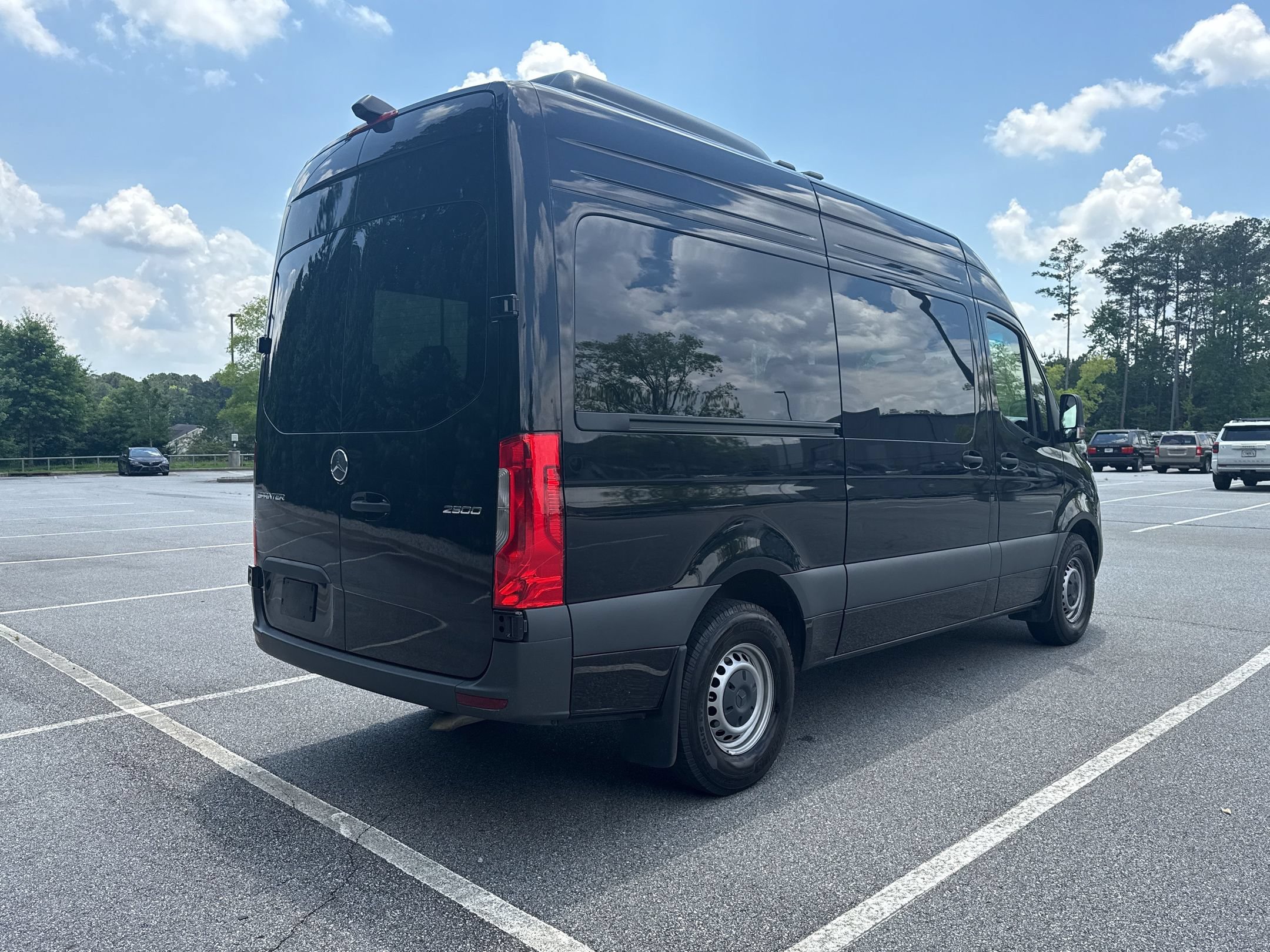 Used 2024 Mercedes-Benz Sprinter 2500 image 9