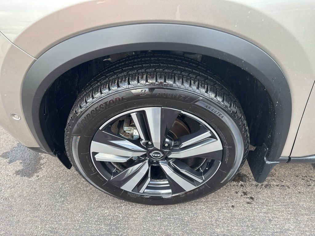 Used 2023 Nissan Rogue Platinum w/ Platinum Premium Package image 8