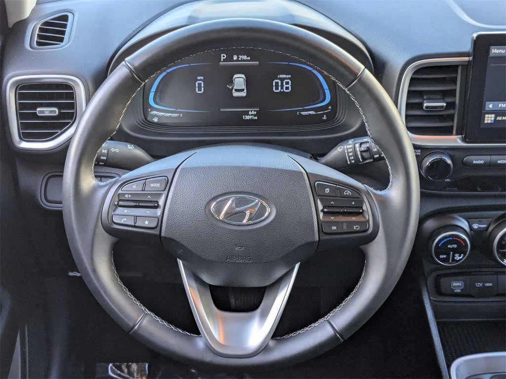 Used 2025 Hyundai Venue SEL image 25