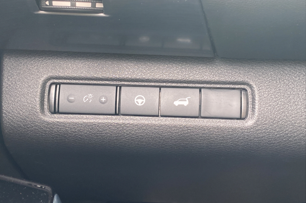 Used 2024 Nissan Pathfinder SL AWD/4WD image 38