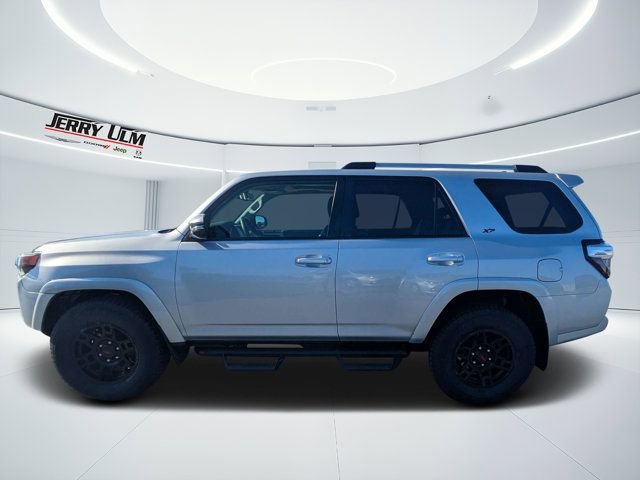 Used 2022 Toyota 4Runner SR5 Premium w/ Moonroof Package AWD/4WD image 6