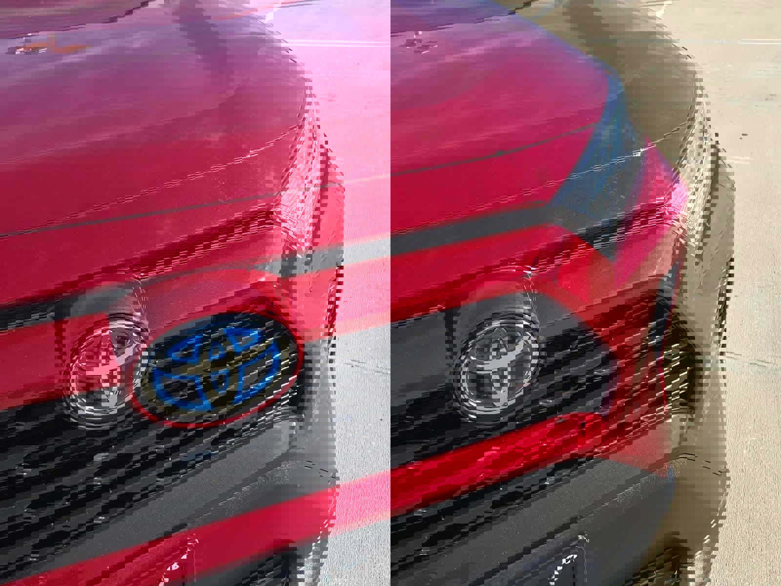 Used 2021 Toyota RAV4 XLE Premium image 11