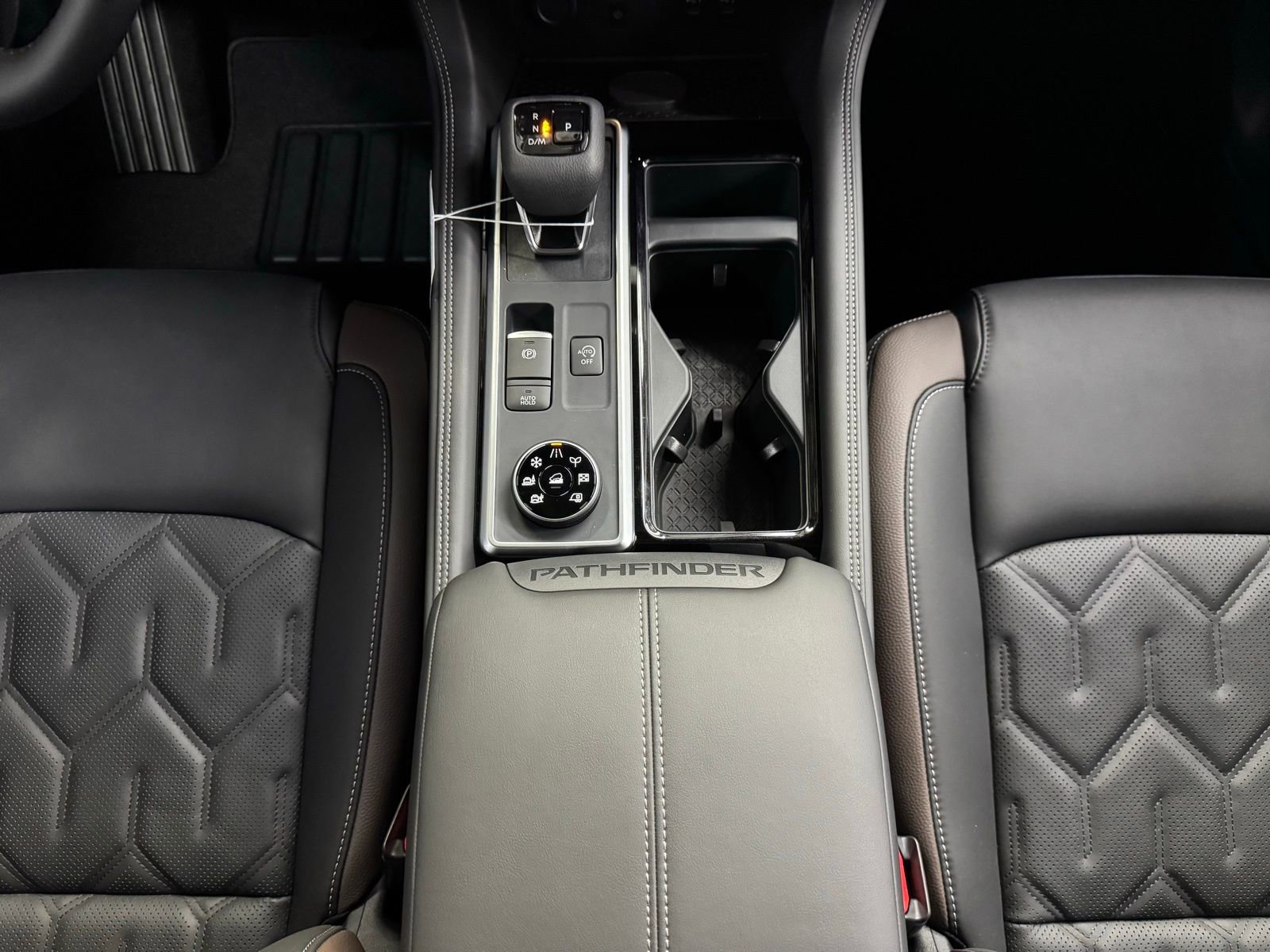 New 2026 Nissan Pathfinder Platinum image 25