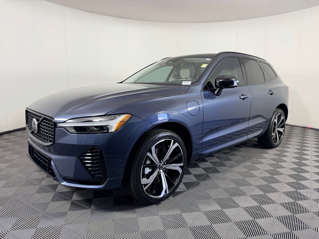 Used 2025 Volvo XC60 T8 Ultra w/ Protection Package Premier image 10
