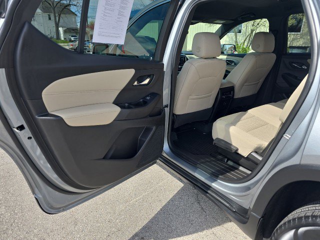 Used 2023 Chevrolet Traverse LS w/ Safety Package image 28