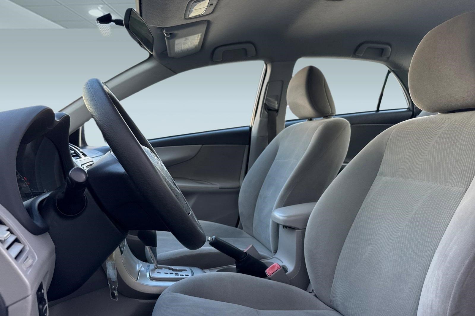 Used 2012 Toyota Corolla LE image 21