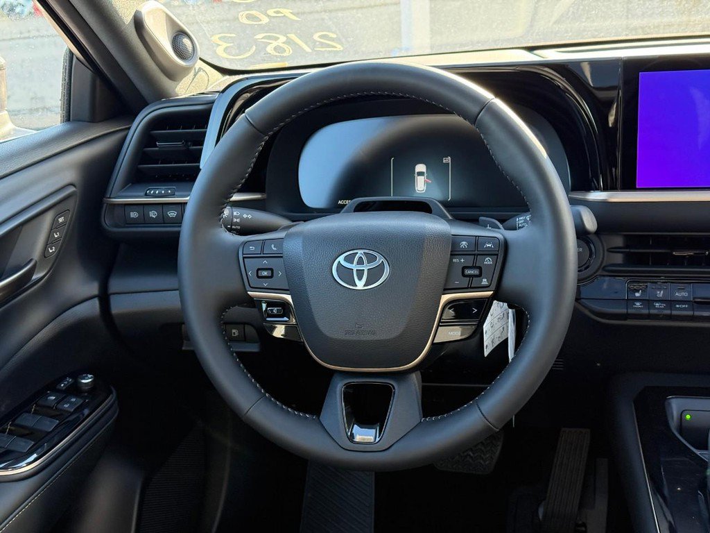 New 2025 Toyota Crown Signia Limited AWD (Natl) image 10
