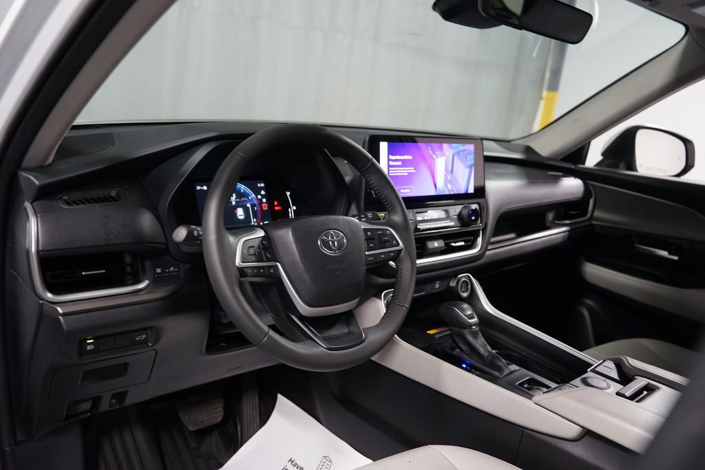 Certified 2024 Toyota Grand Highlander XLE image 11