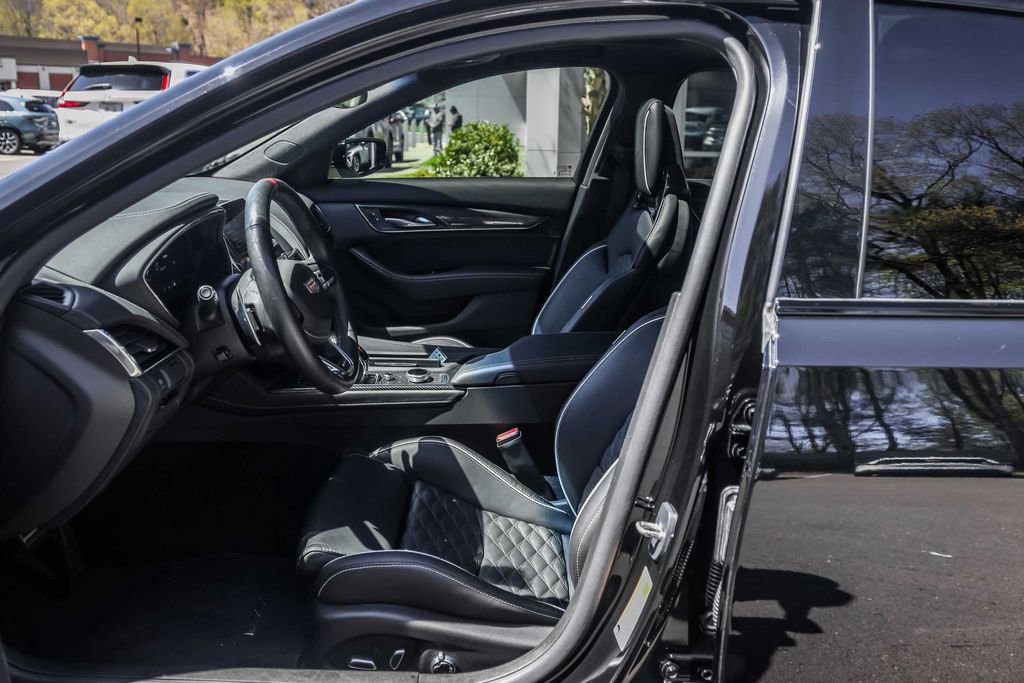 Used 2024 Cadillac CT5 V Blackwing w/ Carbon Fiber Package 2 RWD image 27