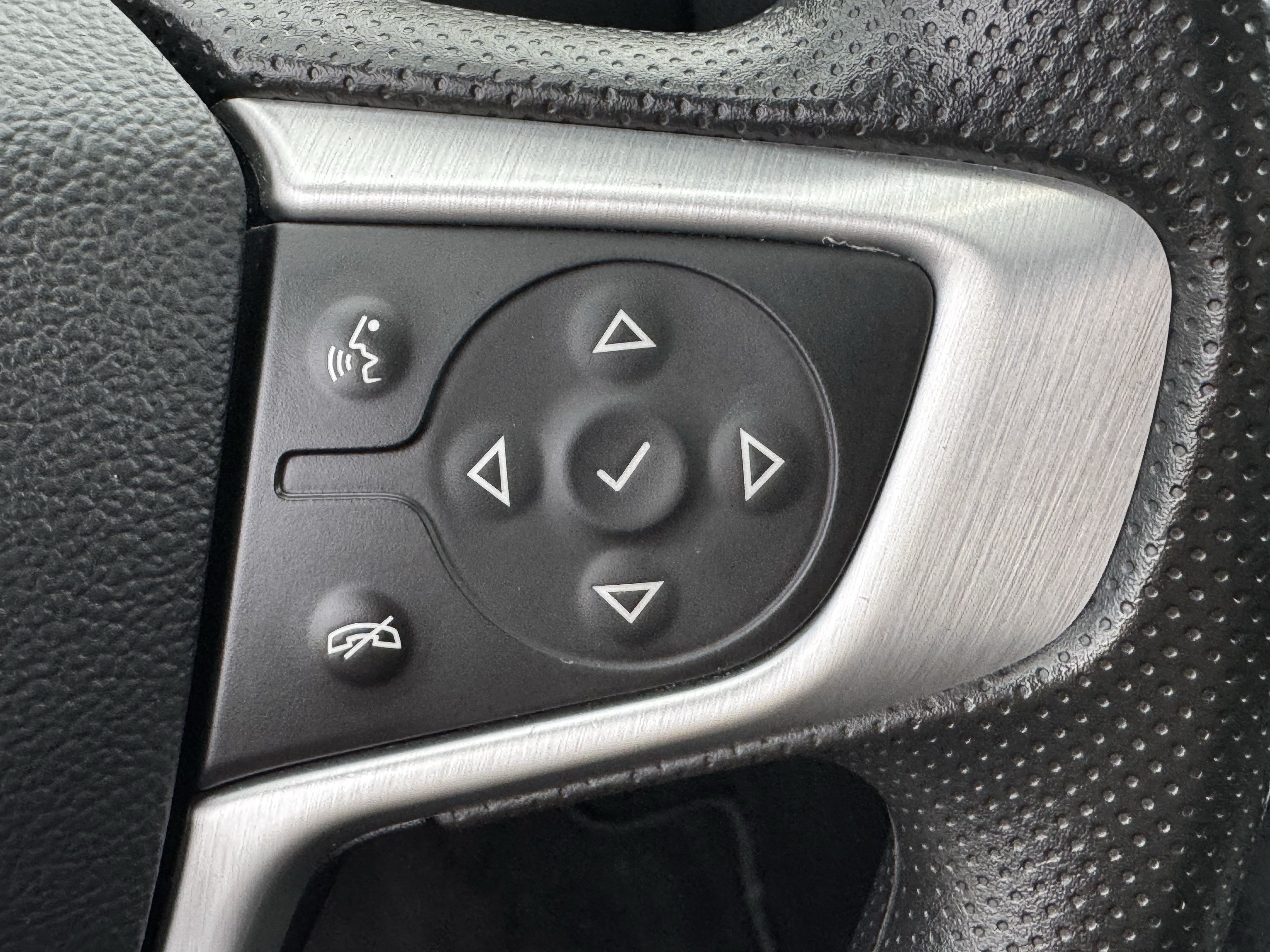 Used 2024 GMC Terrain SLE FWD image 23