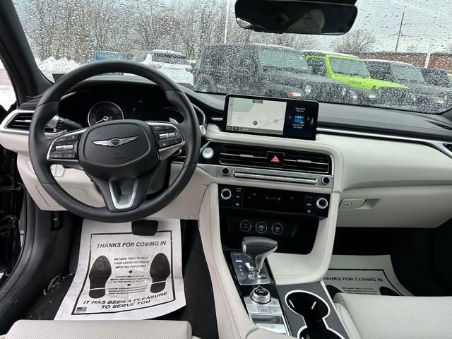 Used 2025 Genesis G70 2.5T image 16