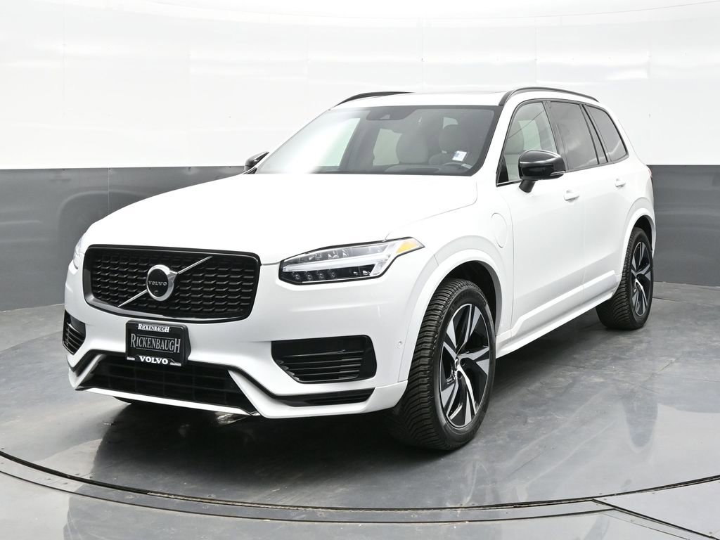 Used 2022 Volvo XC90 T8 R-Design image 2