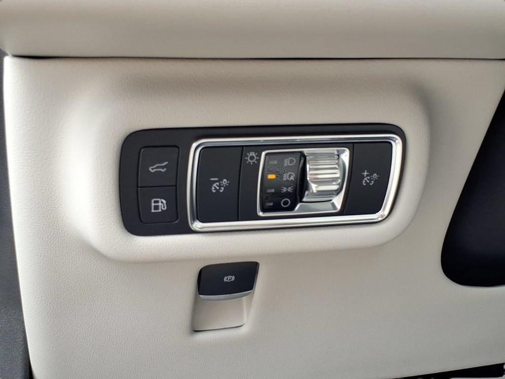 New 2026 Lincoln Nautilus Premier AWD/4WD image 19