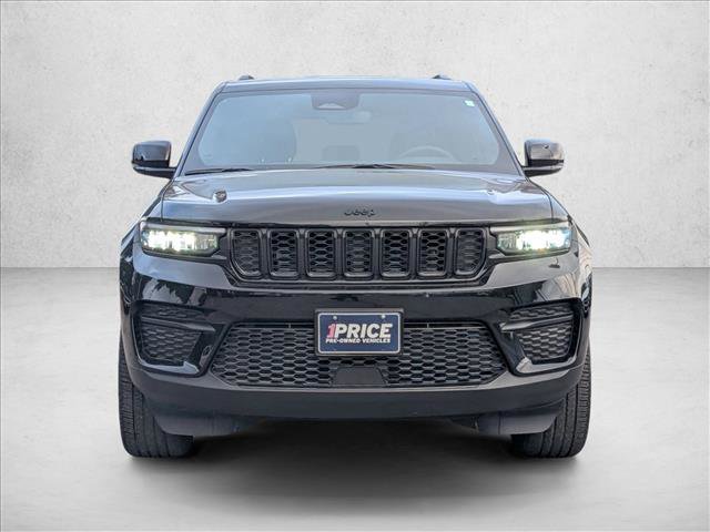 Used 2024 Jeep Grand Cherokee Altitude RWD image 2