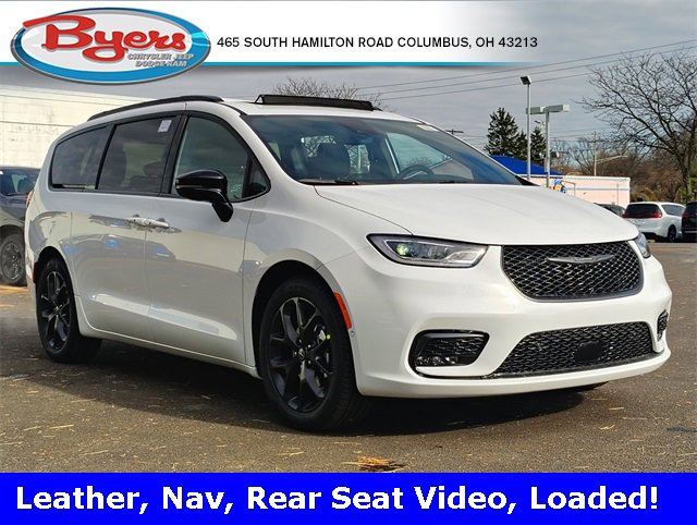 New 2026 Chrysler Pacifica Limited w/ Uconnect Theater Family Group