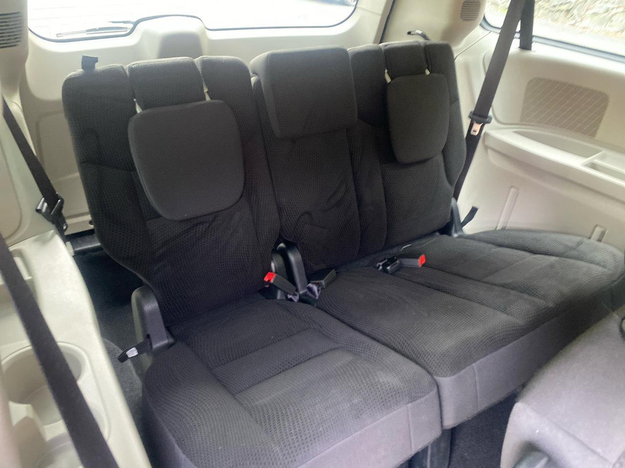 Used 2019 Dodge Grand Caravan SE w/ UConnect Hands-Free Group image 9