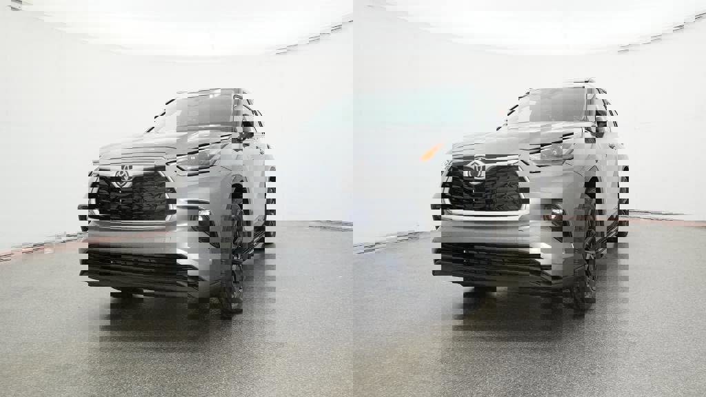New 2026 Toyota Highlander XLE image 32