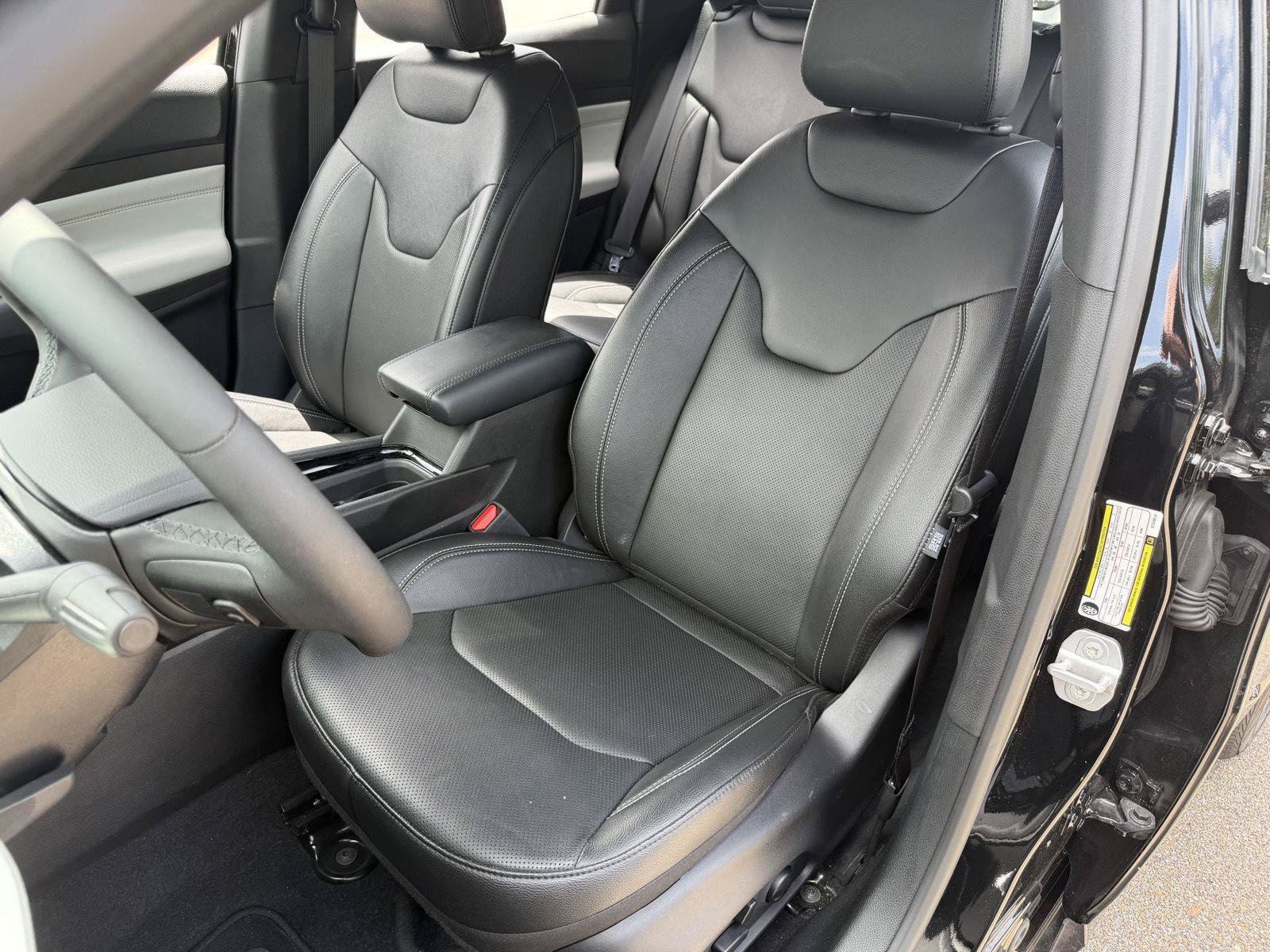 Certified 2025 Jeep Compass Limited w/ Elite Group AWD/4WD image 16