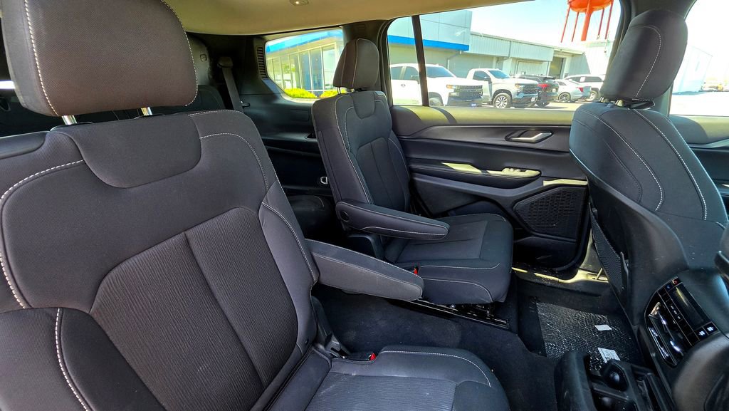 Used 2024 Jeep Grand Cherokee L Laredo AWD/4WD image 52